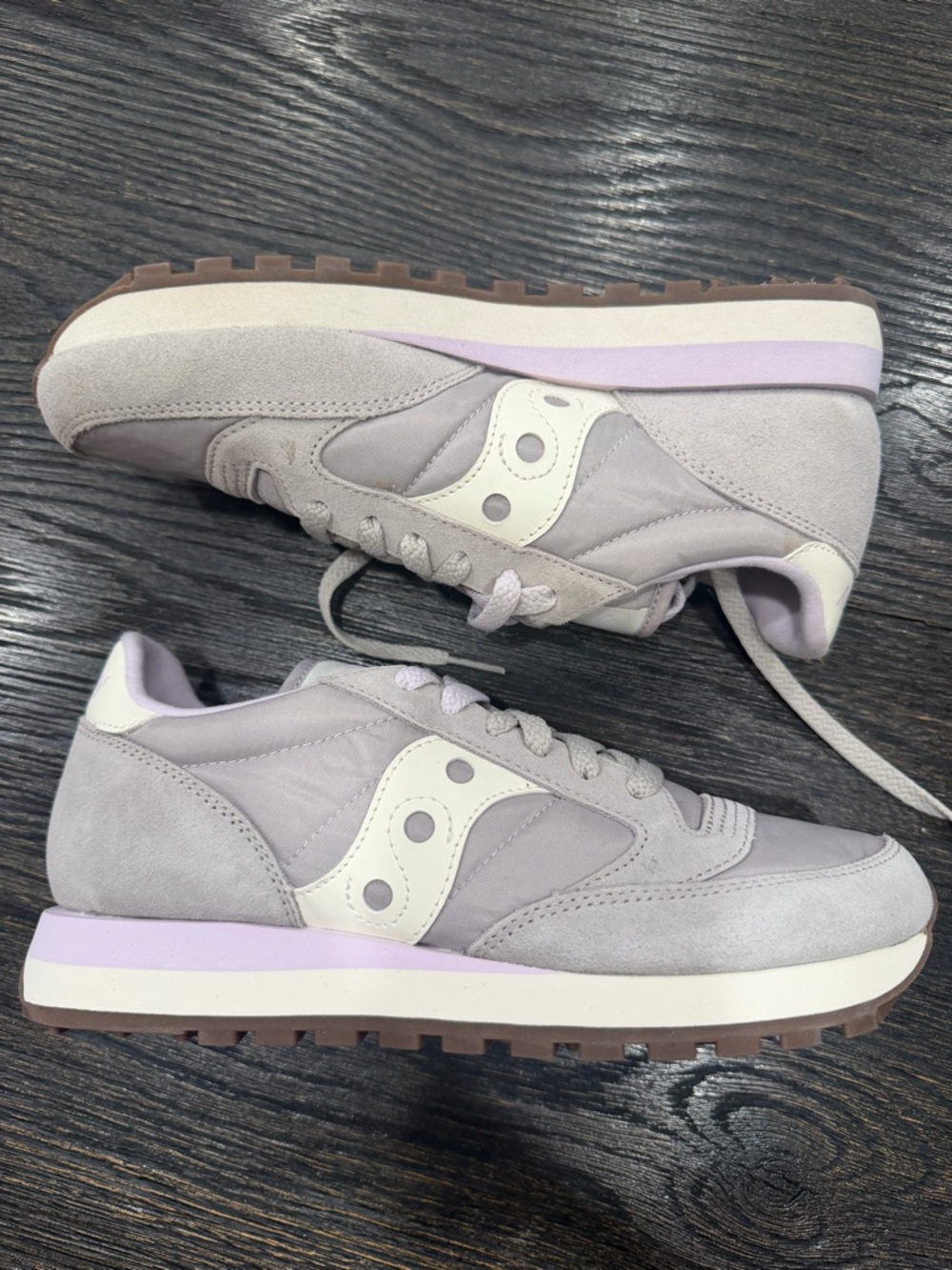 Saucony women’s Jazz Grey cream sample shoe size 7